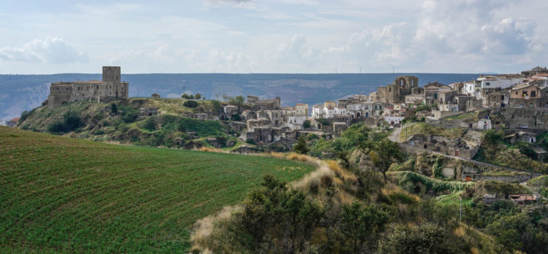 O AirBnB quer te pagar para morar num vilarejo italiano