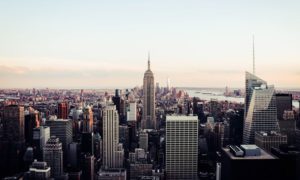 Skyline de Nova York em post sobre como ir morar em Nova York