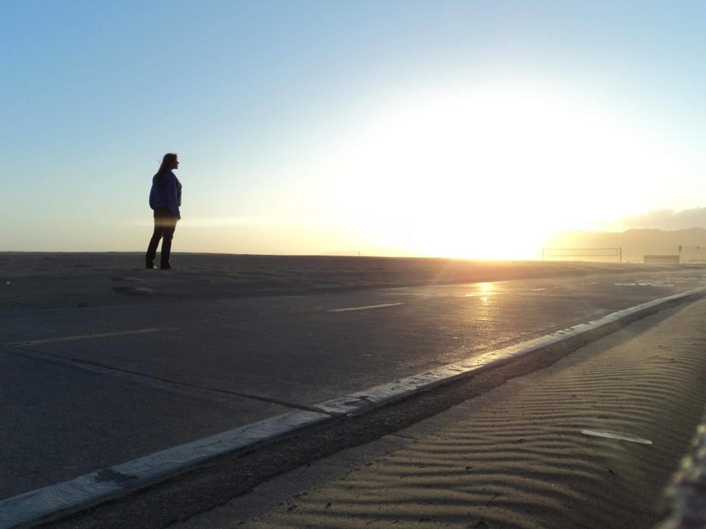 Por do sol na praia de Santa Monica, em Los Angeles