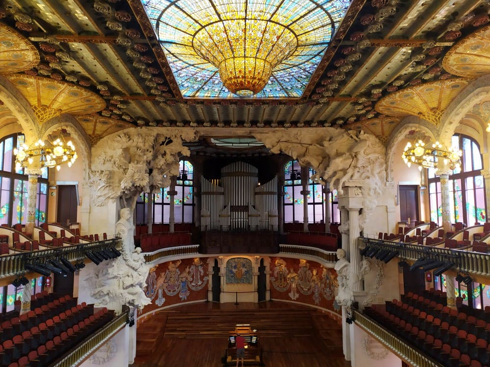 Palco e sala de concertos do Palau da Música Catalana