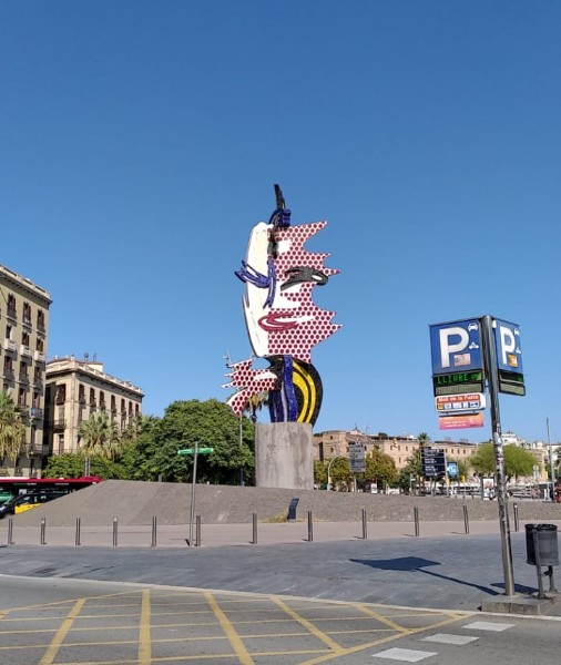 Escultura na Barceloneta, praia em Barcelona