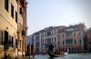 Veneza por Kazuo ota/Unsplash