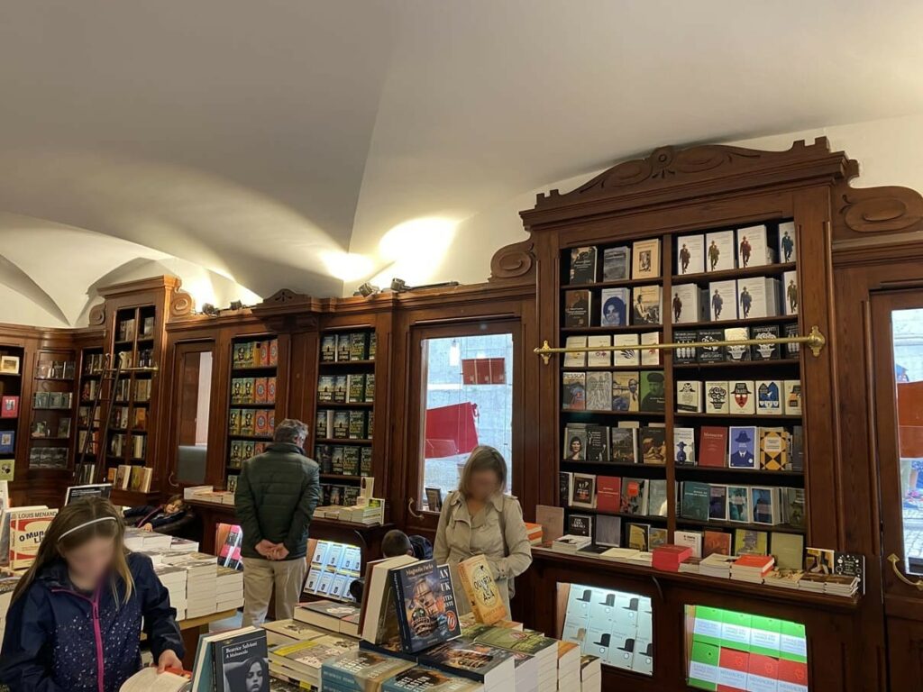 Livraria Bertrand por dentro